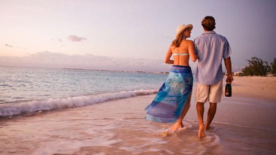 Giới trẻ đi du lịch ‘trốn’ Tết: Nên hay không?