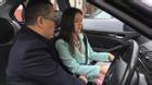 Âu Dương Chấn Hoa và Hoa hậu Hồng Kông may mắn thoát chết khỏi tai nạn rơi búa