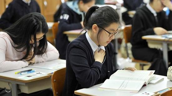 'Địa ngục' có thực của giới trẻ Hàn Quốc