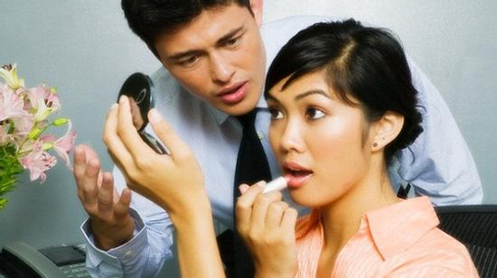 Xấu hổ vì cách làm đẹp của vợ