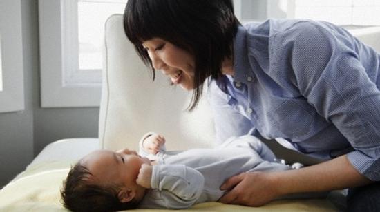 Nhìn con trai ngây thơ gọi mẹ mà ruột gan tôi như bị ai cào xé