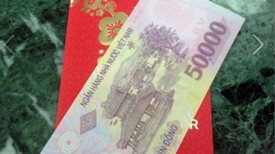 Phát ngượng vì chồng chỉ lì xì bố mẹ vợ 50 nghìn đồng