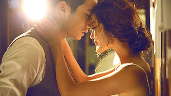 Ngày vợ vào viện đẻ cũng là ngày nhân tình chồng đăng ảnh cưới