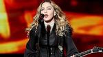 Madonna tiết lộ bị bạn trai phản bội trong show diễn
