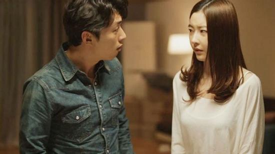 Bi hài chuyện vừa nói chia tay bạn trai đòi đền... trinh tiết