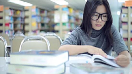 7 cách giúp teen tránh cảnh ‘4 mắt’