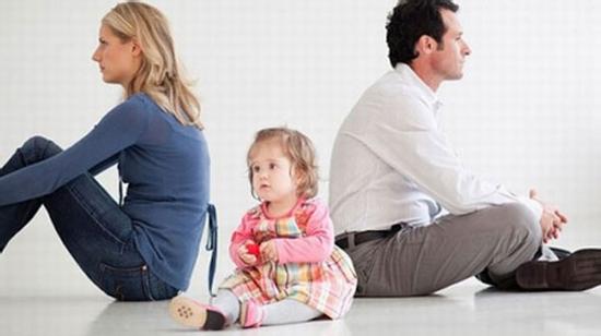 Mới sinh con một tháng chồng đã đòi ly hôn
