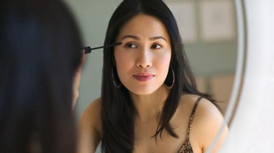 Các chị làm ơn hãy vứt bỏ tư tưởng nhỏ xíu xìu từ thời ông cha cố nội đi!