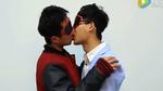 Trung Quốc: 20 sinh viên tự nguyện hôn người lạ
