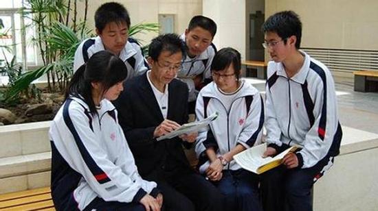 Thầy giáo viết thư xin lỗi học sinh vì sự việc xảy ra 15 năm trước