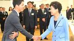 Song Joong Ki lịch lãm khi diện kiến Tổng thống Hàn