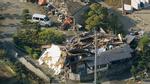 Động đất rung chuyển Nhật Bản: Mạnh như nổ bom, nhà cửa nghiêng ngả