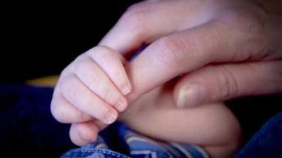 Đau lòng những câu chuyện mẹ tuổi teen cố gắng bức tử con ruột