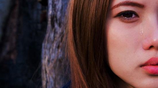 Đòn trả thù đau đớn của người vợ bị bội phản dành cho chồng cũ