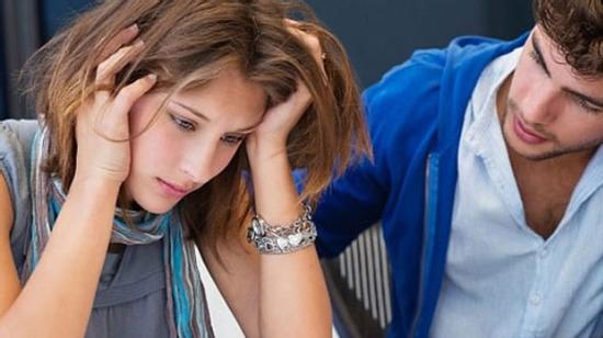 Chứng kiến cảnh vợ như hóa đá, tôi bỗng thấy tim mình đau nhói