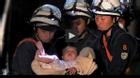 Hồi hộp xem quá trình giải cứu bé sơ sinh sau trận động đất Nhật Bản