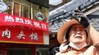 Không thể hiểu nổi: Nhà hàng Trung Quốc... chúc mừng Nhật Bản bị động đất