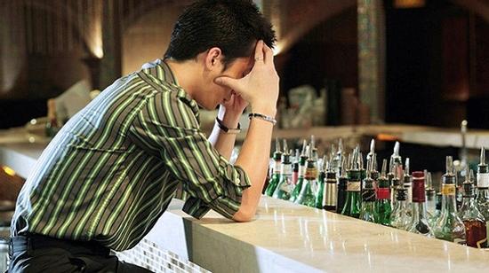 Quá khứ bí ẩn của người vợ ngoan