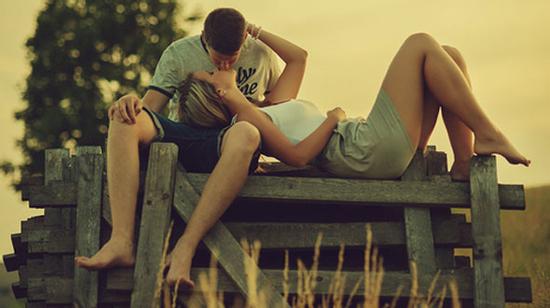 8 năm cấp phí cho người yêu đi du học, chàng trai vẫn nhận cái kết 