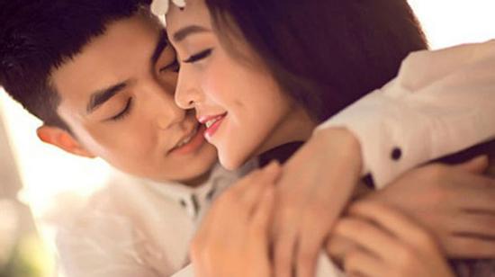 Nhức óc vì em gái quán bar xinh đẹp và quá cao tay