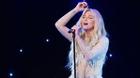Kesha bị hãng đĩa cấm biểu diễn
