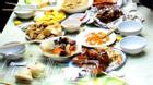 Chủ quán Nhật 'tím mặt' nhìn bàn thức ăn thừa của khách Việt