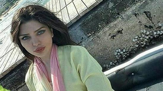 Chụp ảnh tự sướng quá gợi cảm, 8 người mẫu Iran bị bắt giữ