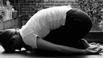3 bài tập yoga đơn giản giúp giảm nhanh căng thẳng mùa thi