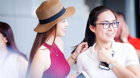 Bất ngờ với vẻ ngoài giản dị của chị gái Diệp Bảo Ngọc