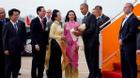 Profile của cô gái tặng hoa cho Tổng thống Obama tại Tân Sơn Nhất có gì đặc biệt ?