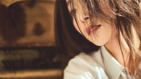 Giấu nhẹm chuyện có thai đành nhìn anh lấy vợ