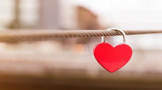 Chọn người yêu mình hay chọn người mình yêu?