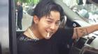 G-Dragon phì phèo khói thuốc, rời show Haider Ackermann tại Paris