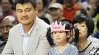 Con gái VĐV bóng rổ Yao Ming (2m29) có cao như bố mẹ?