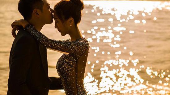 Biết em là bồ nhí của sếp, nhưng bất tài nên tôi im lặng làm kẻ bị cắm sừng