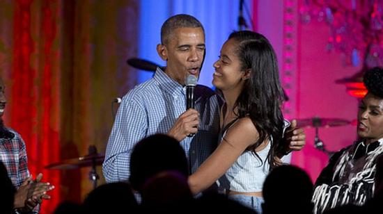 Obama khiến con gái lớn 