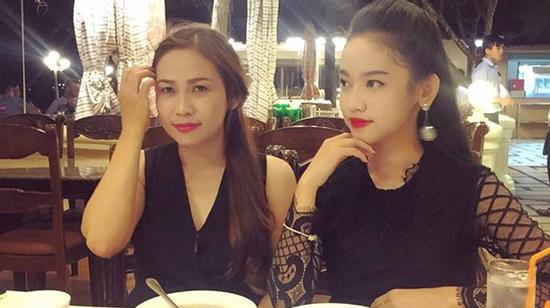 Hot girl Thúy Vi: Mẹ nghỉ làm, sống bằng tiền con gái lo