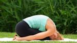 6 động tác yoga giảm đau lưng cho nhân viên văn phòng