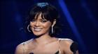 Rihanna nhắc khán giả không chơi Pokemon Go trong show diễn