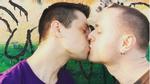 Đây là cách một cặp đôi đồng tính làm để xóa tan nạn kỳ thị