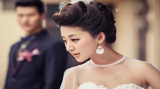 Học rộng, tài cao, sợ tôi ế chồng, bố mẹ bắt cưới anh bán xôi đầu ngõ