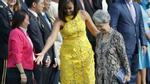 Phu nhân thủ tướng Singapore chỉ xách túi 200 ngàn đồng đón tiếp bà Michelle Obama