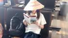 2NE1 Dara khoe ảnh đội nón lá, đọc sách chỉ dẫn sắp sang Việt Nam