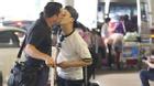 Adam X-Factor đón bạn trai ngoại quốc, liên tục hôn nhau đắm đuối tại sân bay