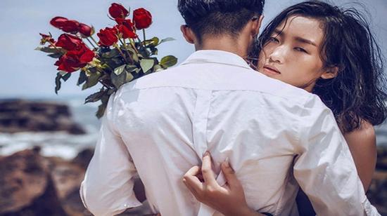Người mới bỏ tôi đi, người cũ muốn quay lại