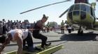 Cô gái Nga kéo trực thăng nặng 8,6 tấn