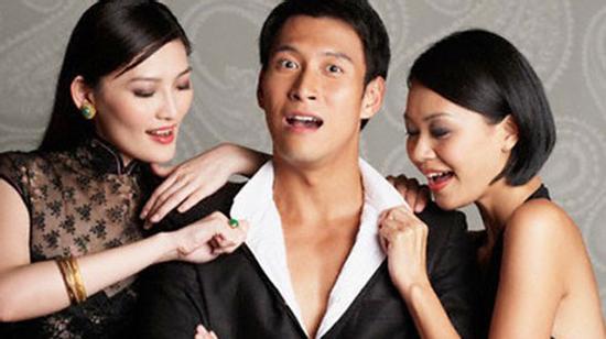 Chồng quá đẹp trai, đêm mơ ngày nghĩ chỉ lo mất chồng