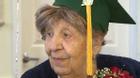 Cụ bà nhận bằng tốt nghiệp phổ thông ở... tuổi 100