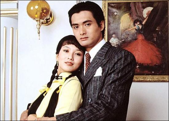 Cặp đôi vàng TVB thập niên 80 đã để lại ấn tượng mạnh mẽ với người xem. Hãy nhìn vào bức ảnh đẹp và ngưỡng mộ sự đẹp đẽ và duyên dáng của họ. Hình ảnh này là một sự lựa chọn hoàn hảo cho bạn muốn tìm kiếm ý tưởng cho bức ảnh cưới của mình.