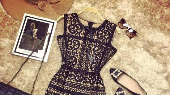 Mua váy online đòi xem hàng, cô gái trẻ bị chủ shop lôi đủ thứ 